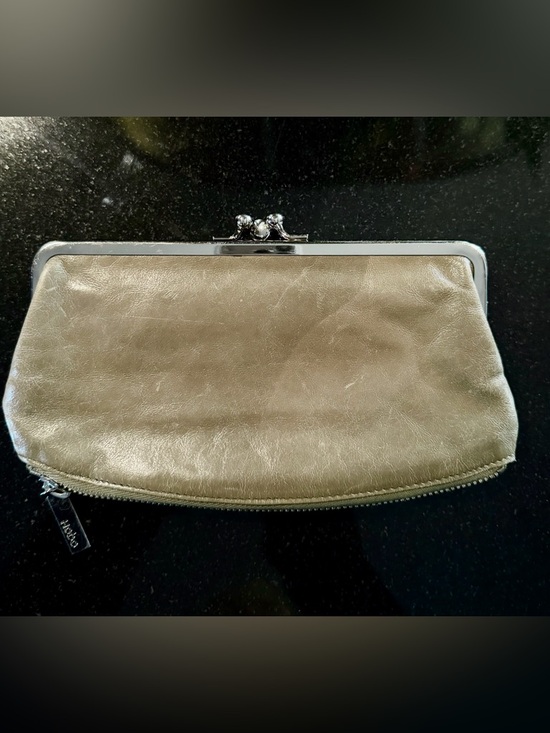 HOBO Handbags - HOBO Millie Clutch in green/gray